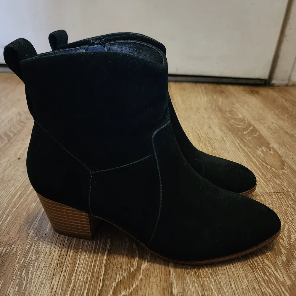 Amazon Essentials Women's Black Ankle Boots